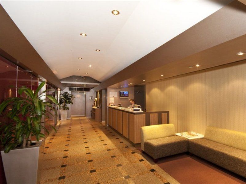 Lancemore Crossley St. Мельбурн Интерьер фото The lobby of the hotel