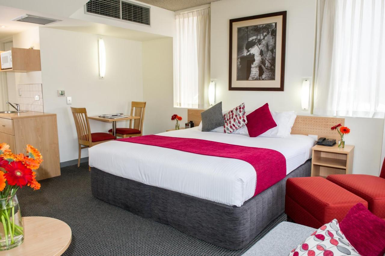 Lancemore Crossley St. Мельбурн Экстерьер фото Studio apartment in London